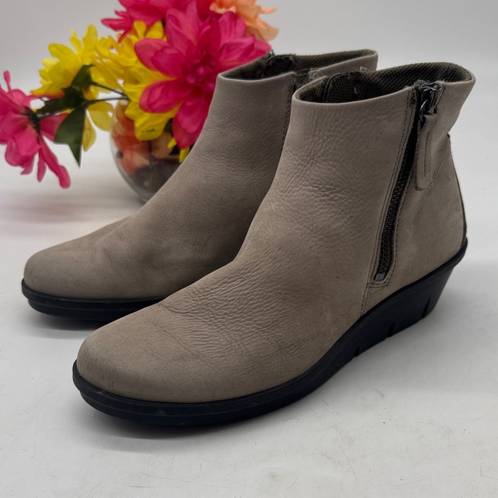 Ecco Women's Taupe Leather Ankle Boots EU Size 39 MCA9544G